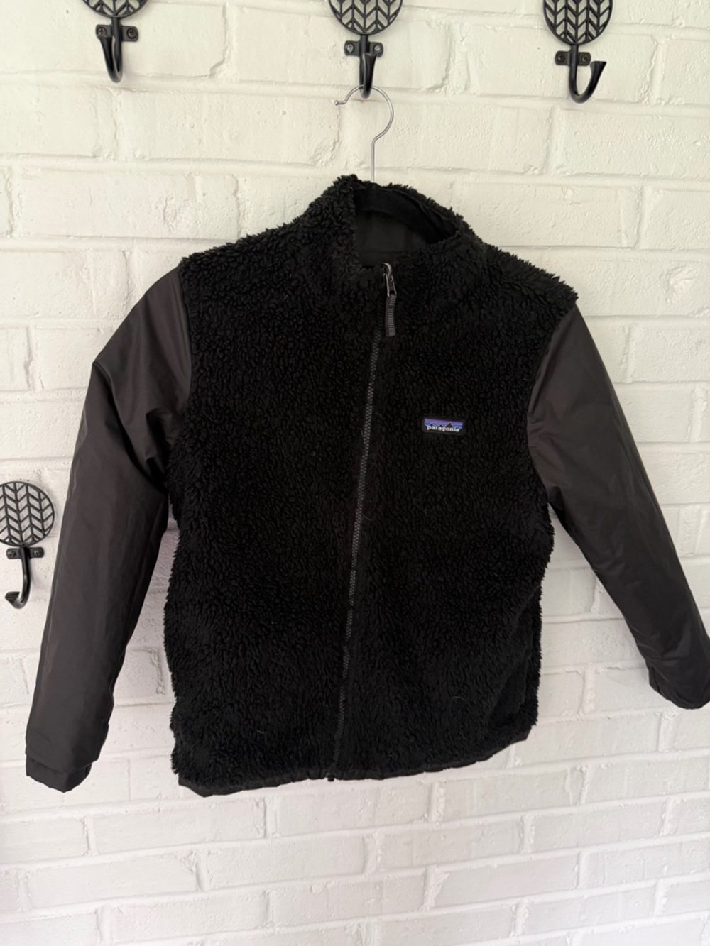 Youth Medium Patagonia Black Sherpa Fleece Jacket